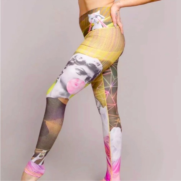 Niyama Sol Pants - Niyama Sol Glow Up Barefoot Legging High Waist Sustainable Cat print RARE Medium